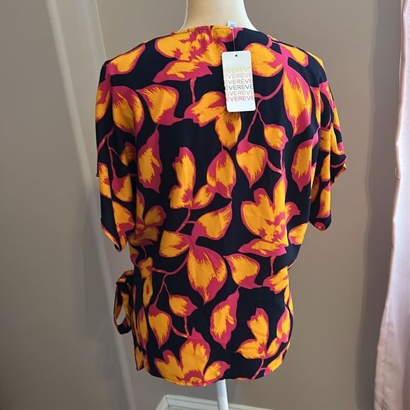 NWT Allison Joy Floral Wrap Top(size XL) - Picture 5 of 6